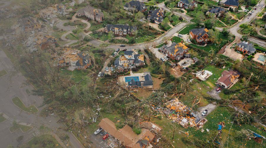 Why choose water damage restoration service for emergency flood repair in Dallas